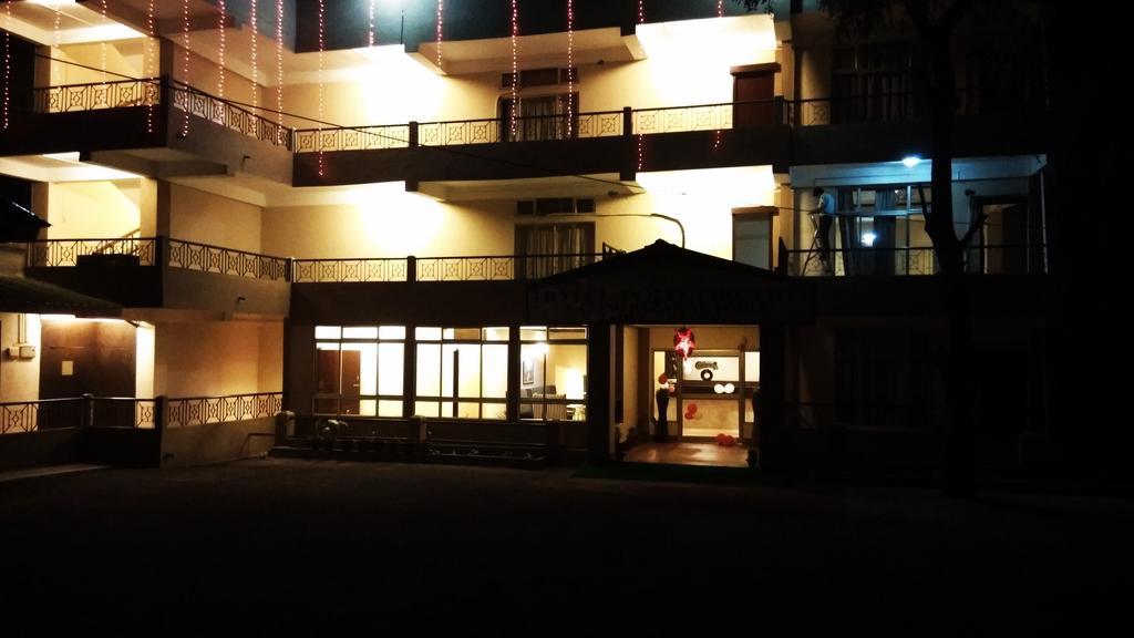 Hotel Polo Orchid Tura Exterior foto
